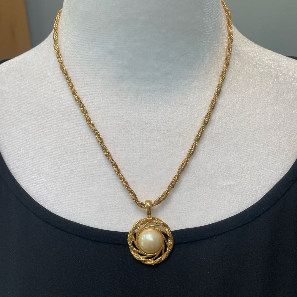 Vintage Monet Gold-Tone Rope Chain w/ Faux Pearl Pendant 1980s Necklace